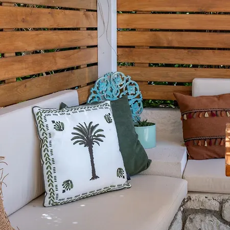 Hatica By Fora Alacati