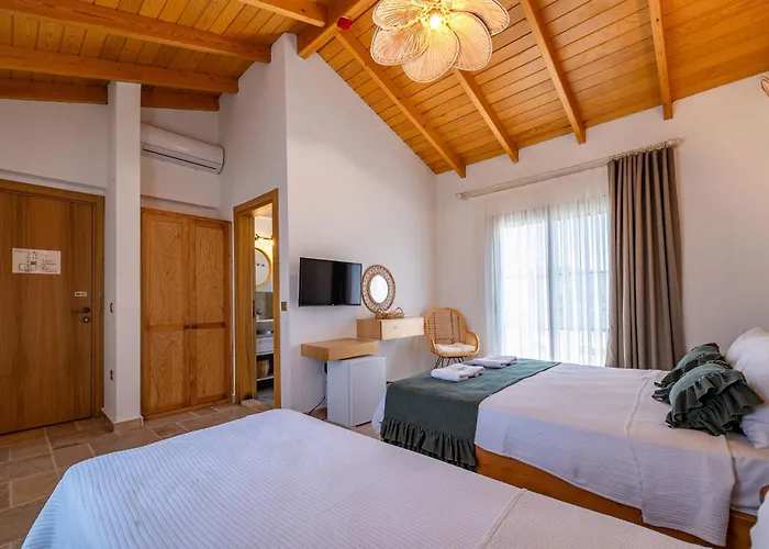 Hatica By Fora Alacati *