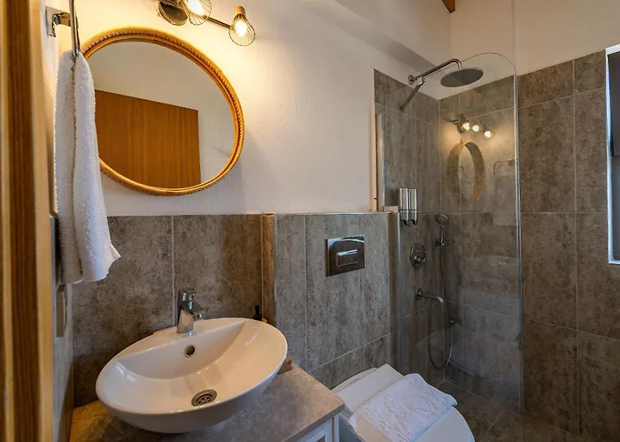 Hatica By Fora Alacati *