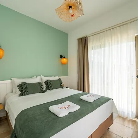 Hatica By Fora Alacati *