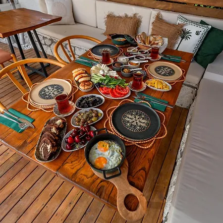 Hatica By Fora Alacati *